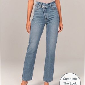 Abercrombie & Fitch Ultra High Rise 90s Straight Jean